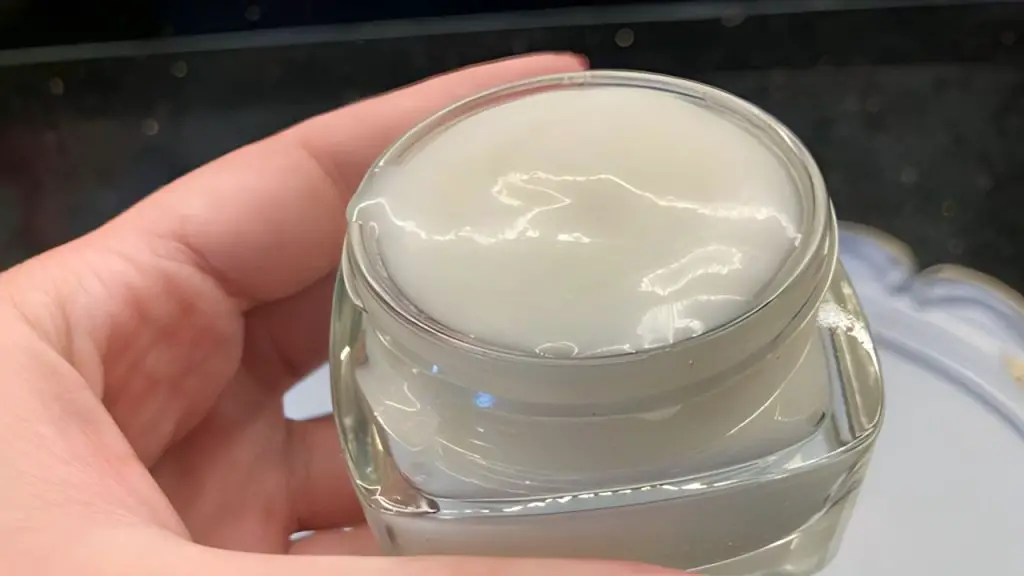 Esta crema facial dejará tu piel blanca y sin arrugas: 3 ingredientes
