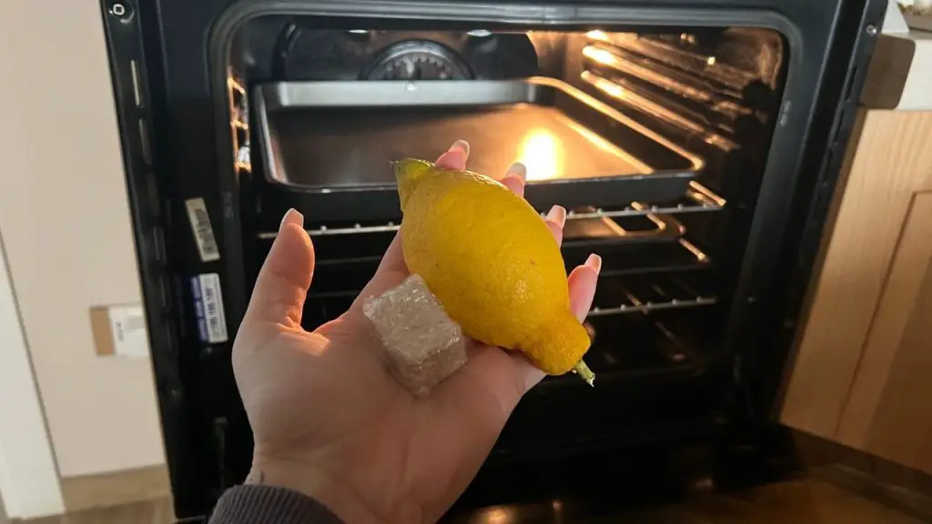 Si desea un horno limpio y fragante, use estos dos ingredientes después de cada uso