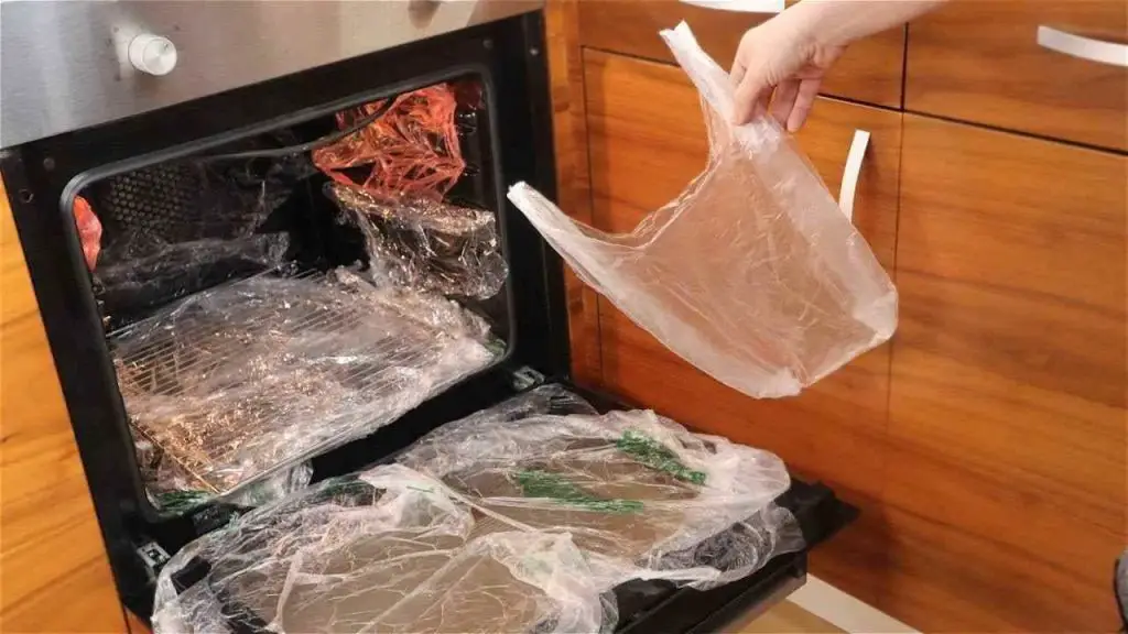 Horno impecable sin rastro de grasa con este método
