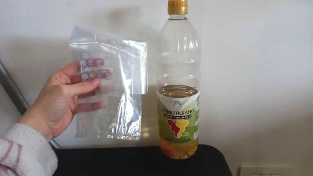 Llena 1 bolsa llena de vinagre, todas las mujeres de la casa lo están haciendo