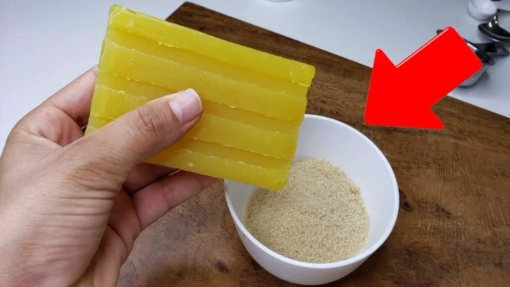 Todos están mezclando jabón con azúcar, he aquí por qué: vale oro en la casa