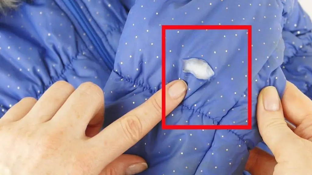 Agujero en la chaqueta, tirarlo es un gran error: basta una plancha para arreglarlo