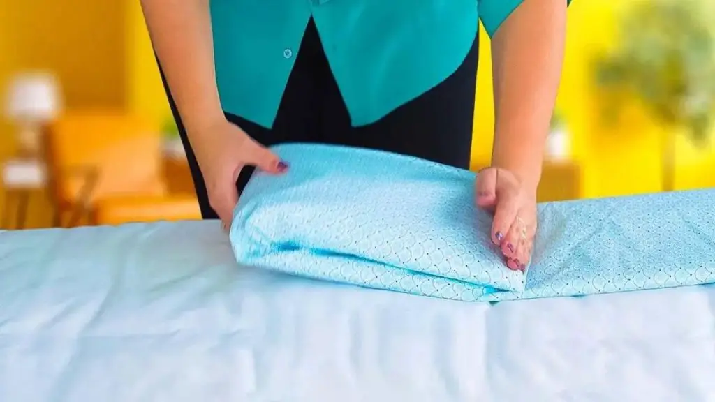 El truco de la señora de la limpieza para doblar la ropa sin plancha: 0 arrugas