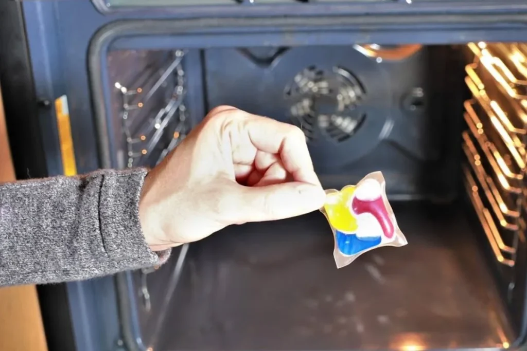 Did you know this trick to clean your oven in a flash and without effort?