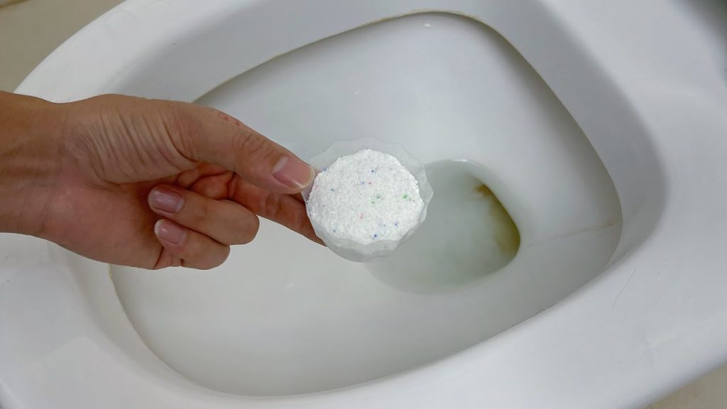 I just found out today that if you put laundry detergent in the toilet, it doesn’t get dirty or smell bad if you don’t wash it for six months