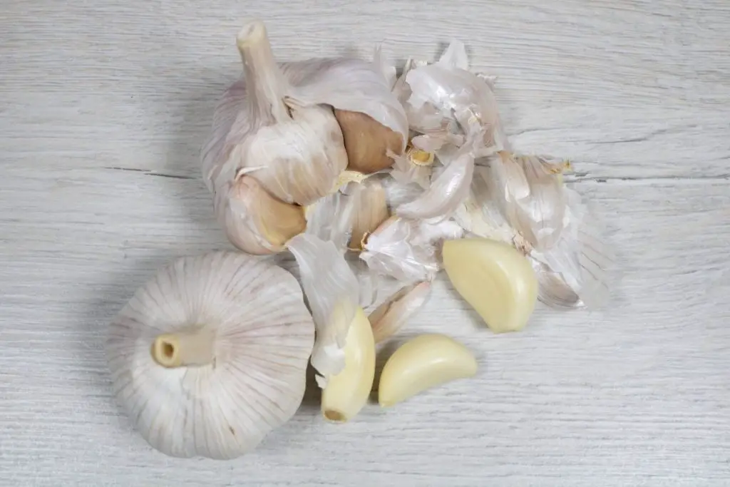 I always keep garlic peels – let me share my grandmother’s secret with you