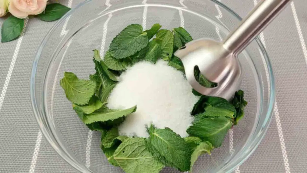 Sugar and mint, combine them and you’ll see the result: maybe you don’t even imagine it