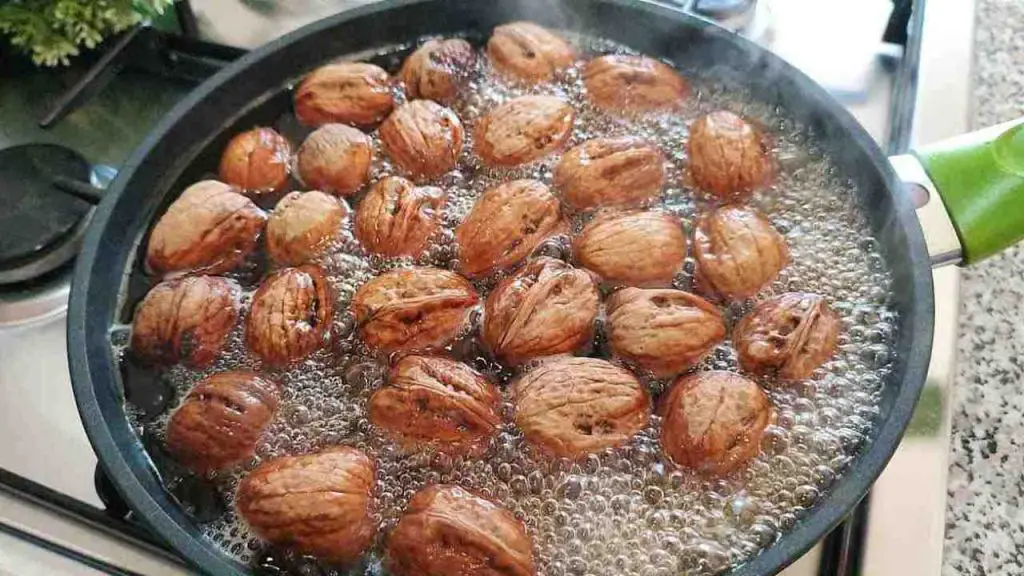 Throw walnuts in boiling water, the brilliant trick that almost no one knows | You won’t be able to do without it anymore